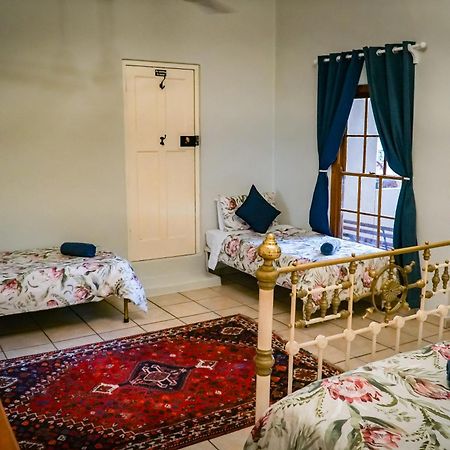 Outentique Accommodation Oudtshoorn Eksteriør bilde