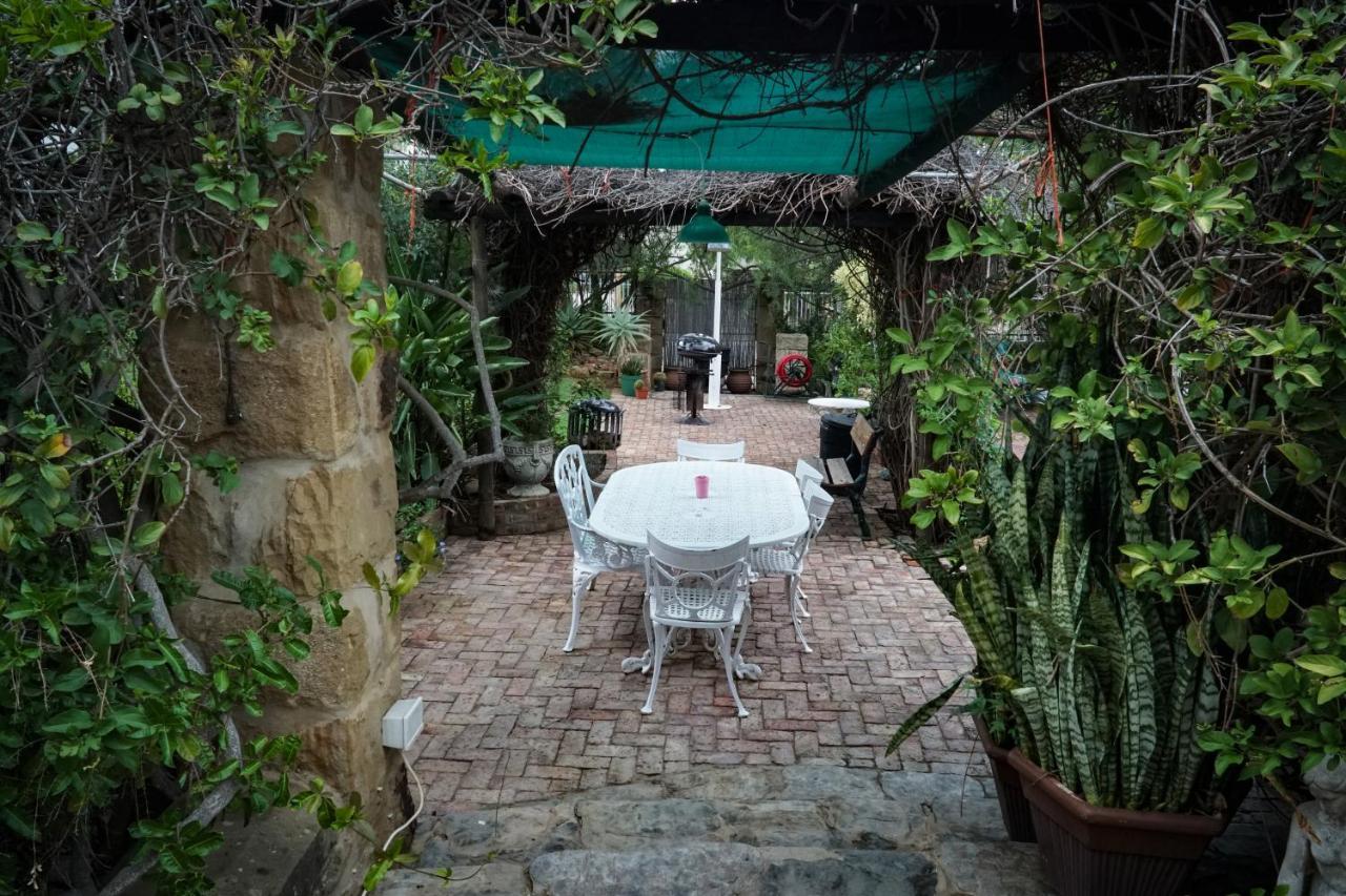 Outentique Accommodation Oudtshoorn Eksteriør bilde