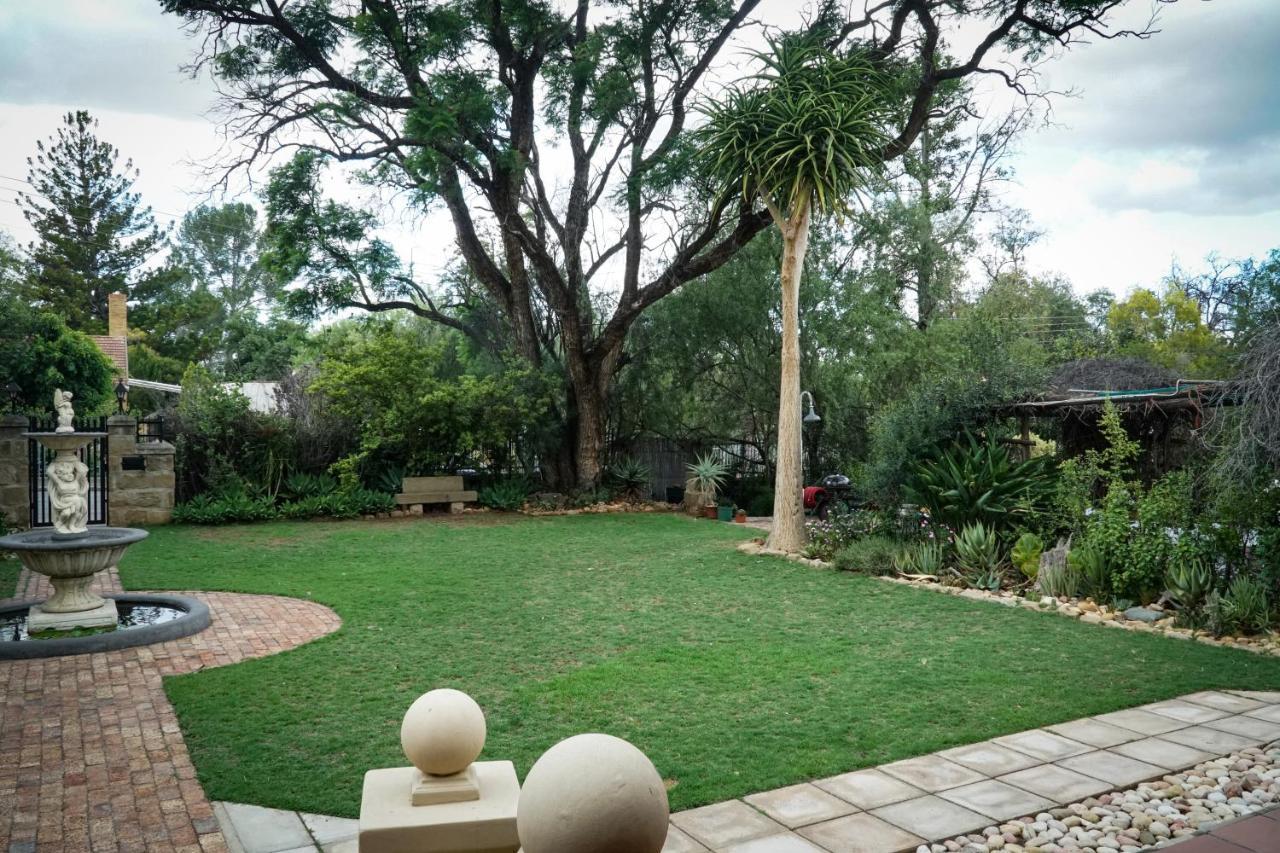Outentique Accommodation Oudtshoorn Eksteriør bilde