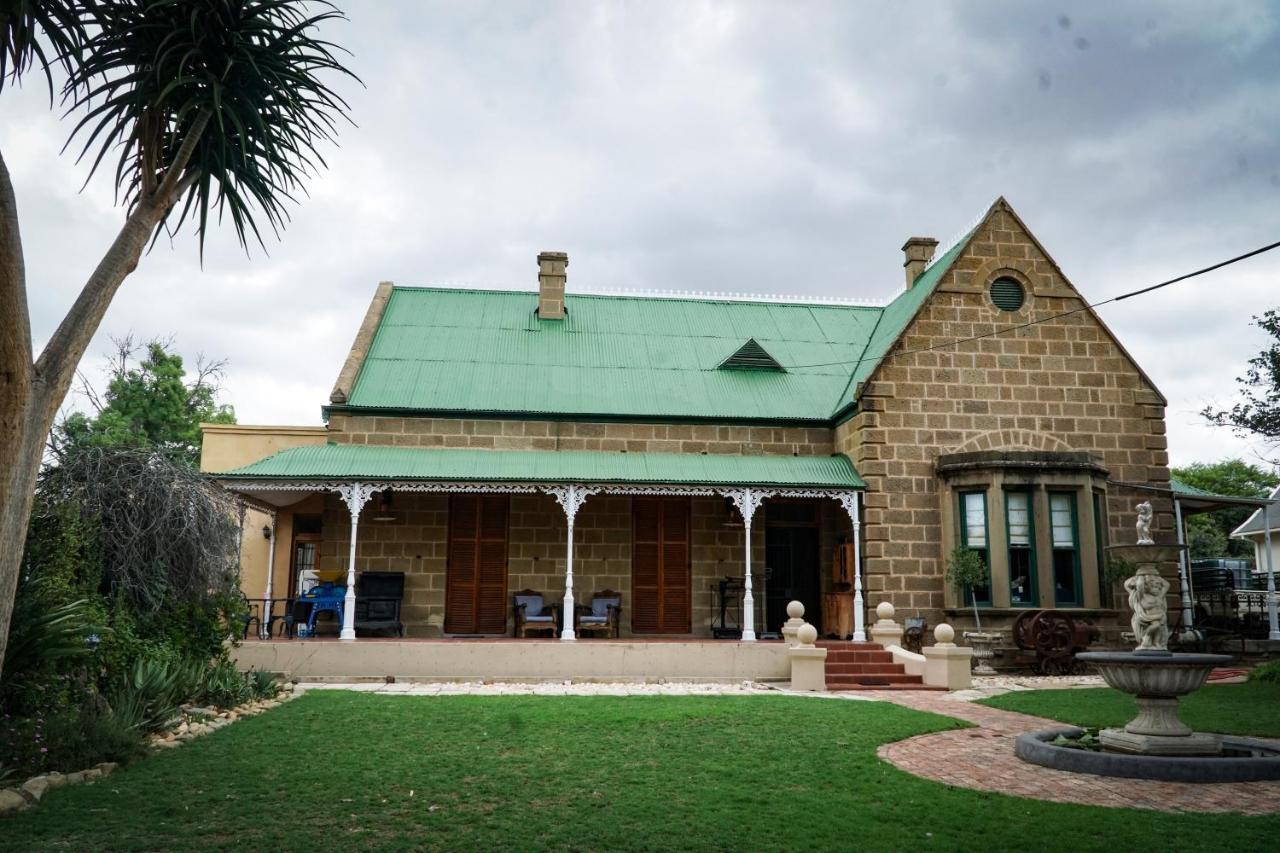 Outentique Accommodation Oudtshoorn Eksteriør bilde