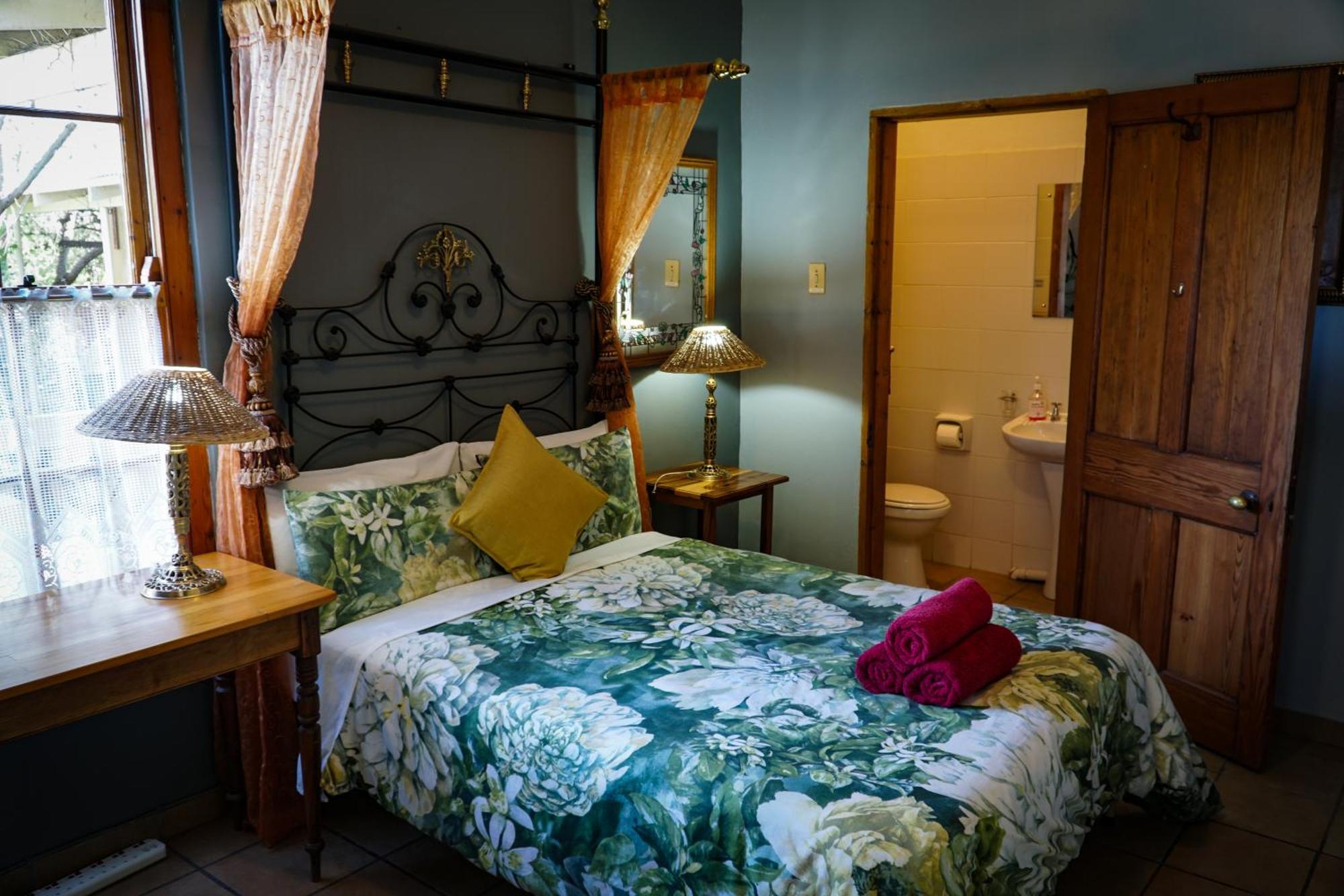 Outentique Accommodation Oudtshoorn Eksteriør bilde